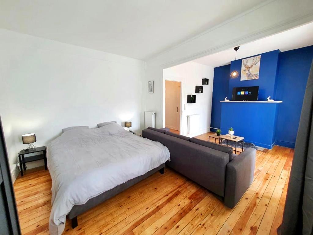 Du Port Apartment